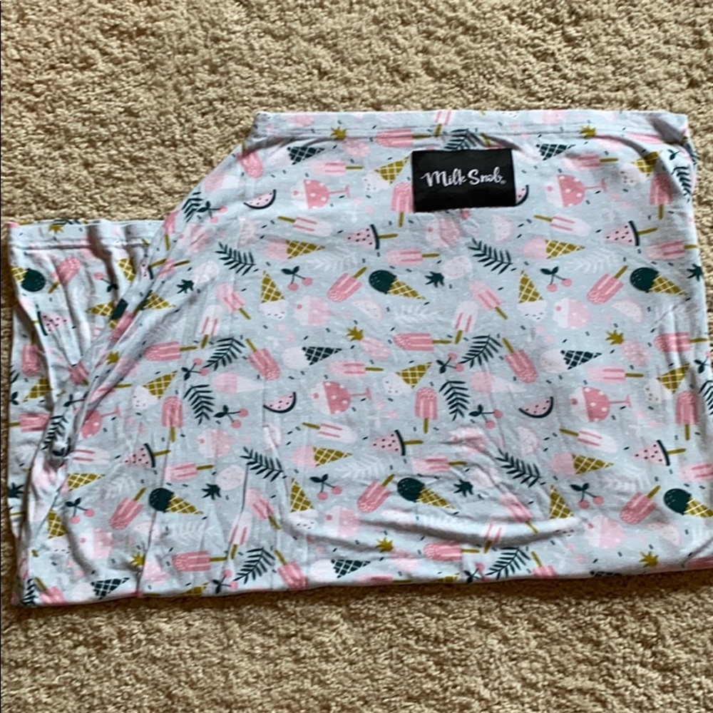 Milk Snob car seat nursing cover